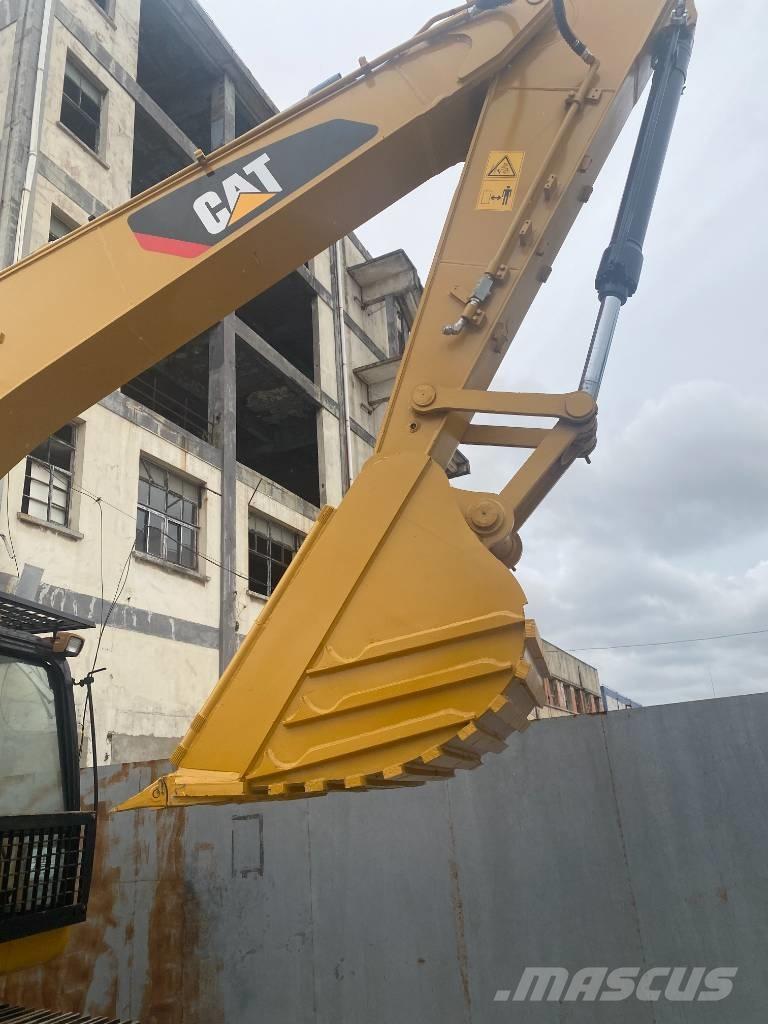 CAT 320 D Pásové rýpadlá