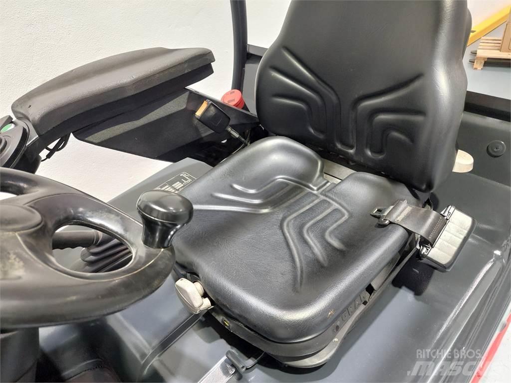 Linde E16 02 Akumulátorové vozíky