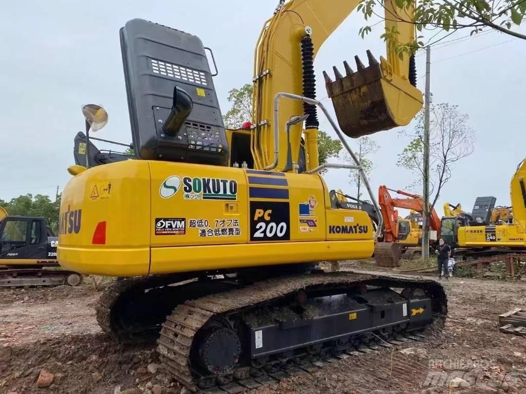 Komatsu 200-8 Pásové rýpadlá
