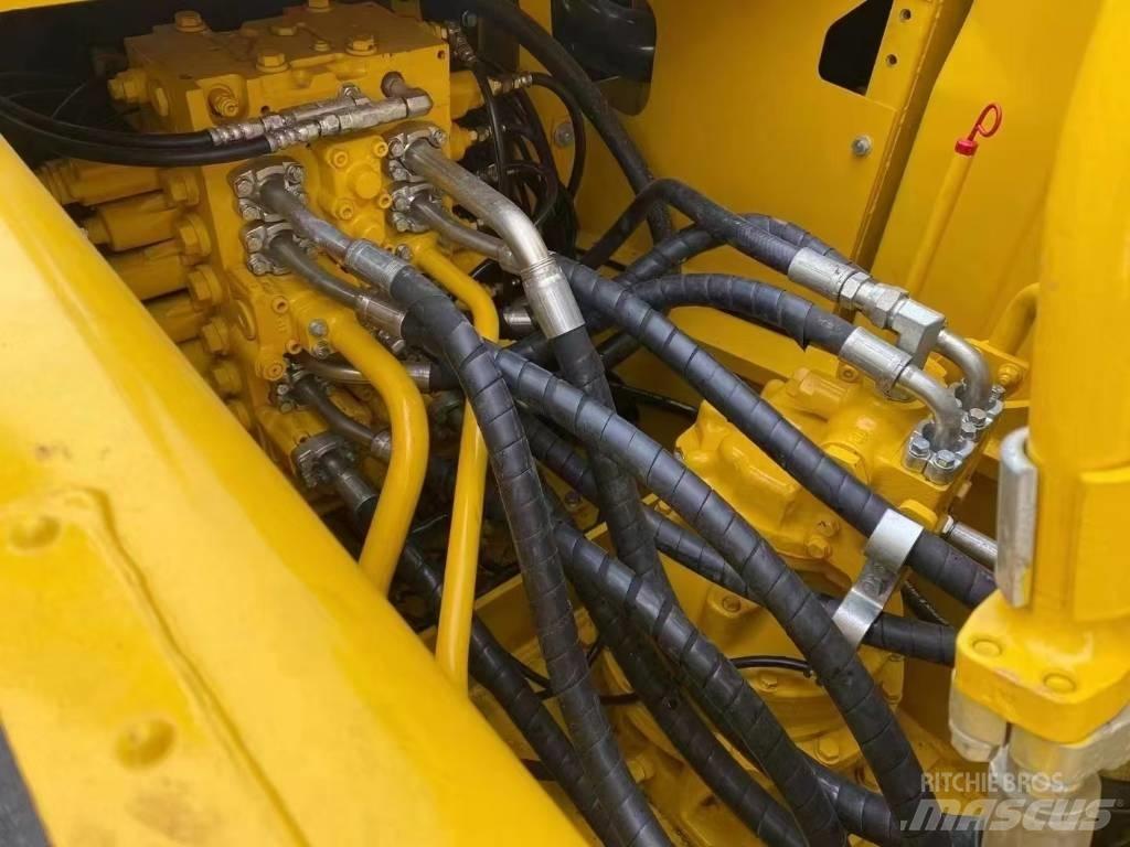 Komatsu 200-8 Pásové rýpadlá