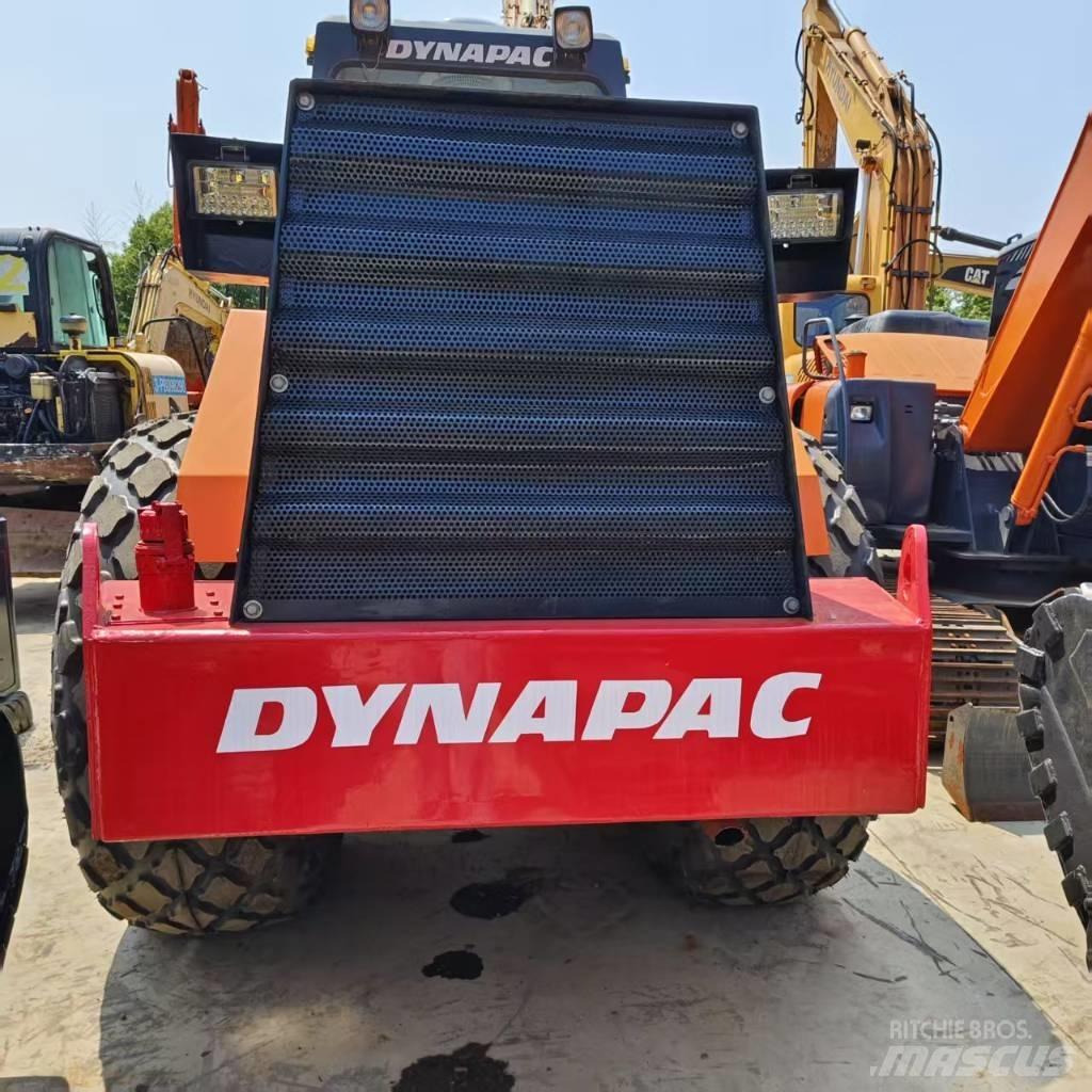 Dynapac CA25D Ťahačové valce