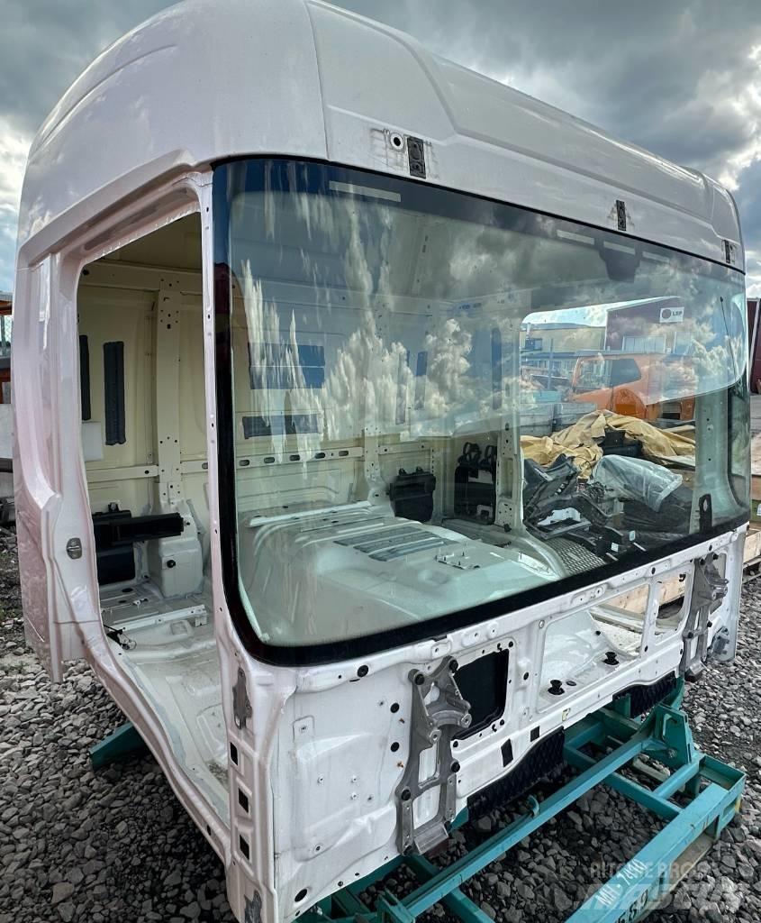 Scania P 370 Kabíny a interiér