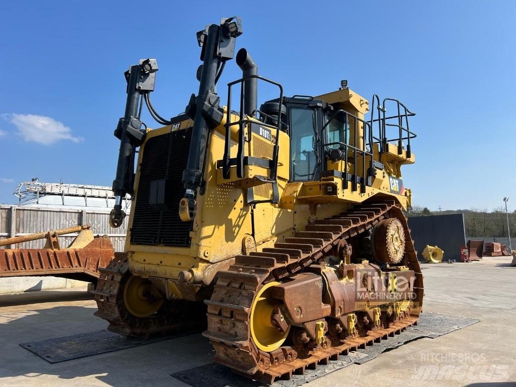 CAT D 10 T 2 Pásové dozéry