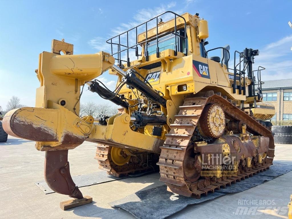 CAT D 10 T 2 Pásové dozéry