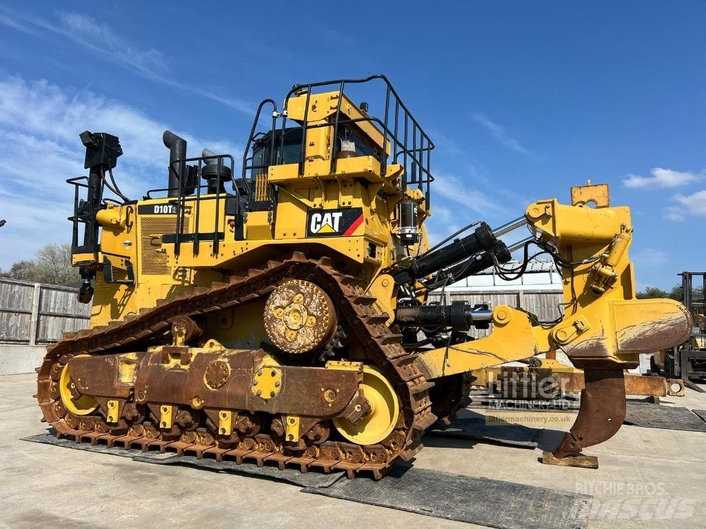 CAT D 10 T 2 Pásové dozéry