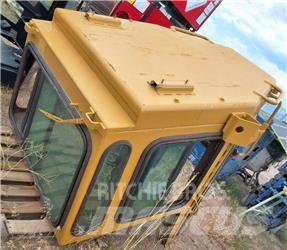 CAT D 8 R Pásové dozéry