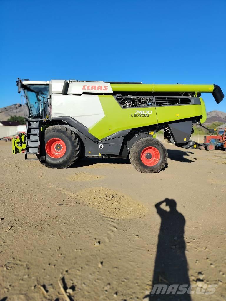 CLAAS Lexion 7400 Kombinované zberacie stroje