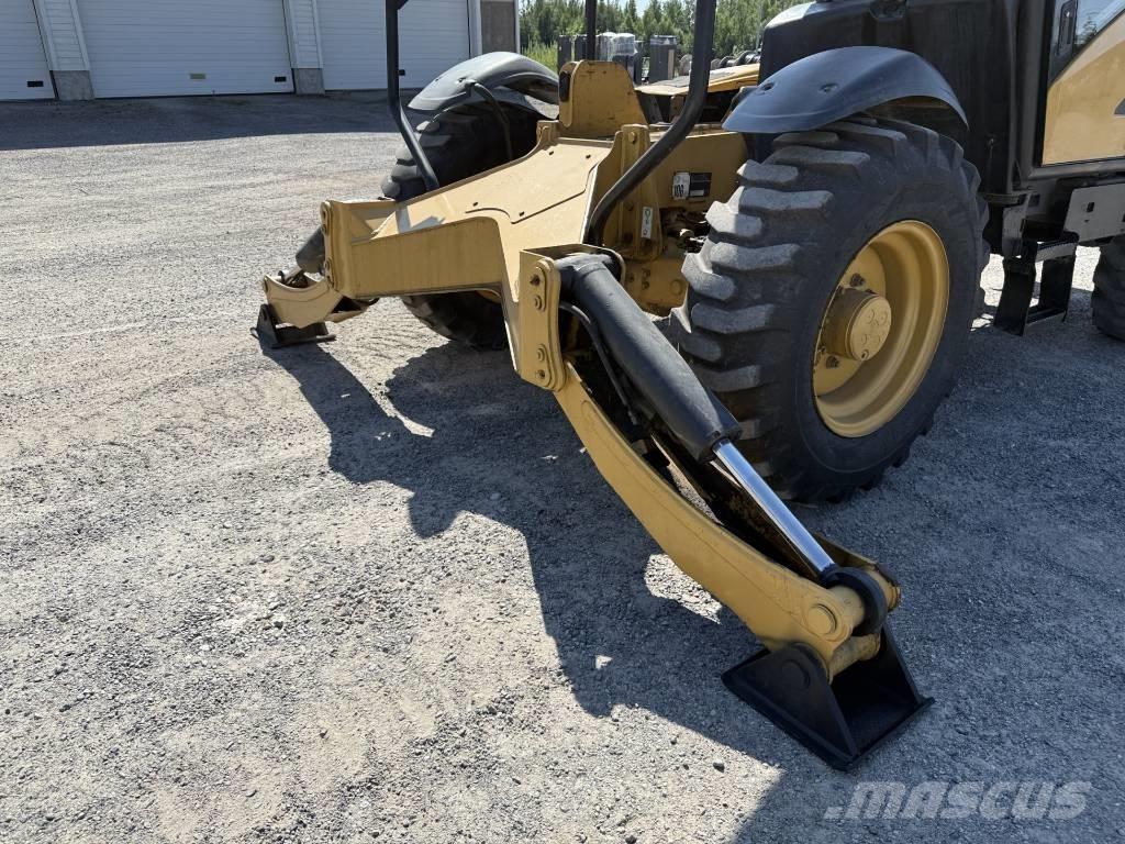 CAT 360 B Teleskopické manipulátory