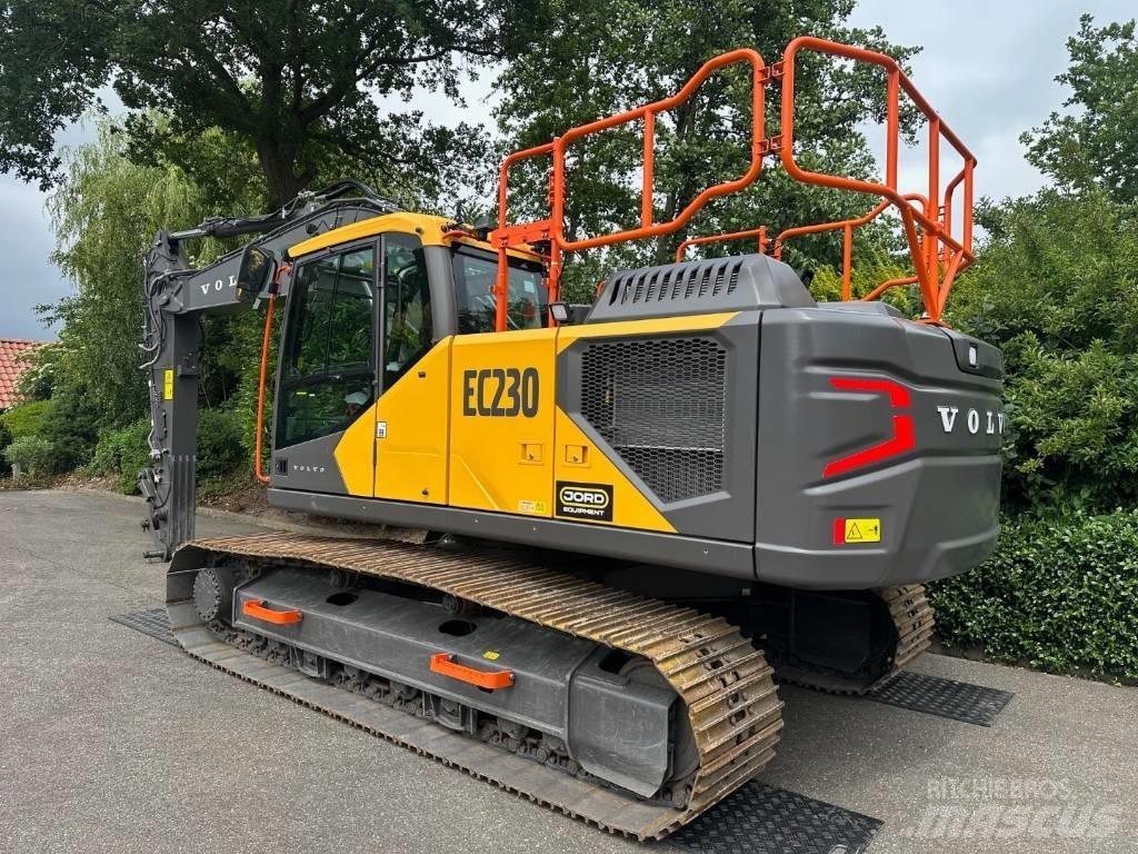 Volvo EC 230 Pásové rýpadlá