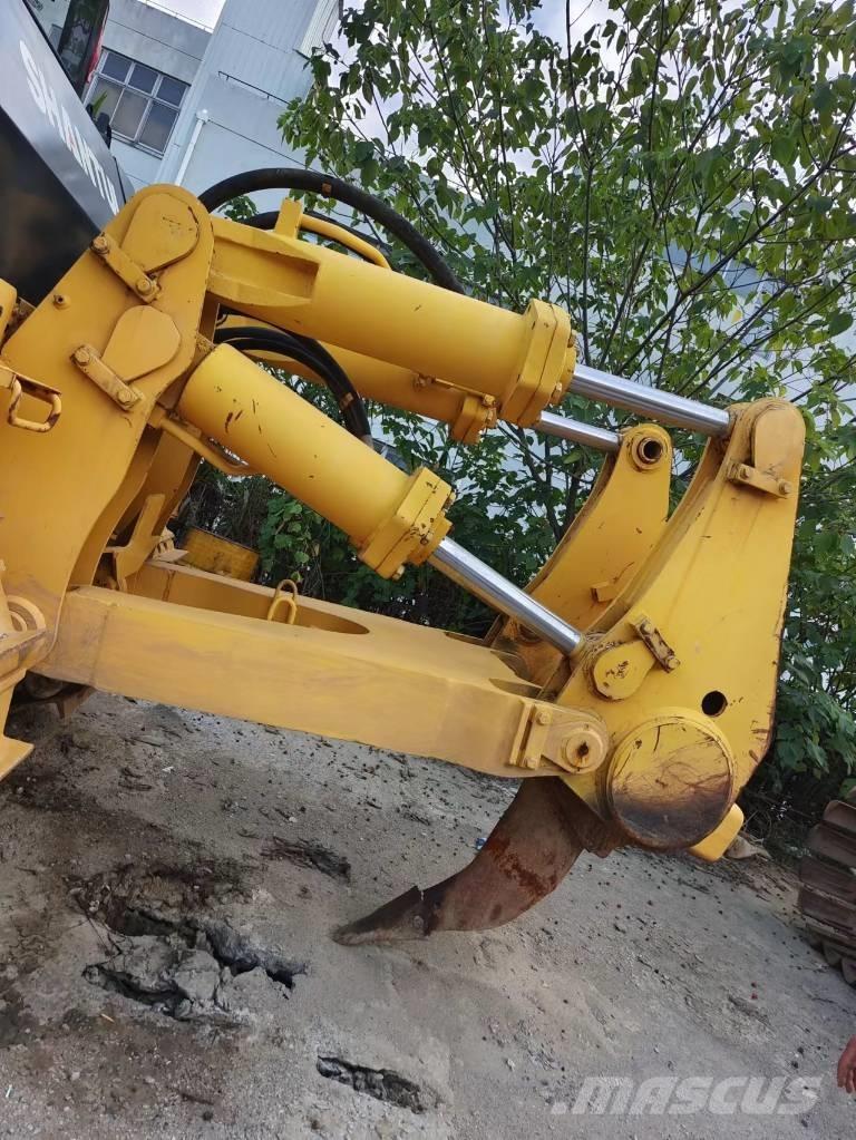 Shantui SD 32 Pásové dozéry