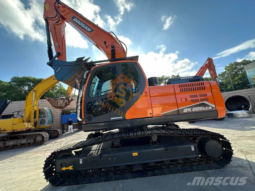 Doosan DX 225 LCA Pásové rýpadlá