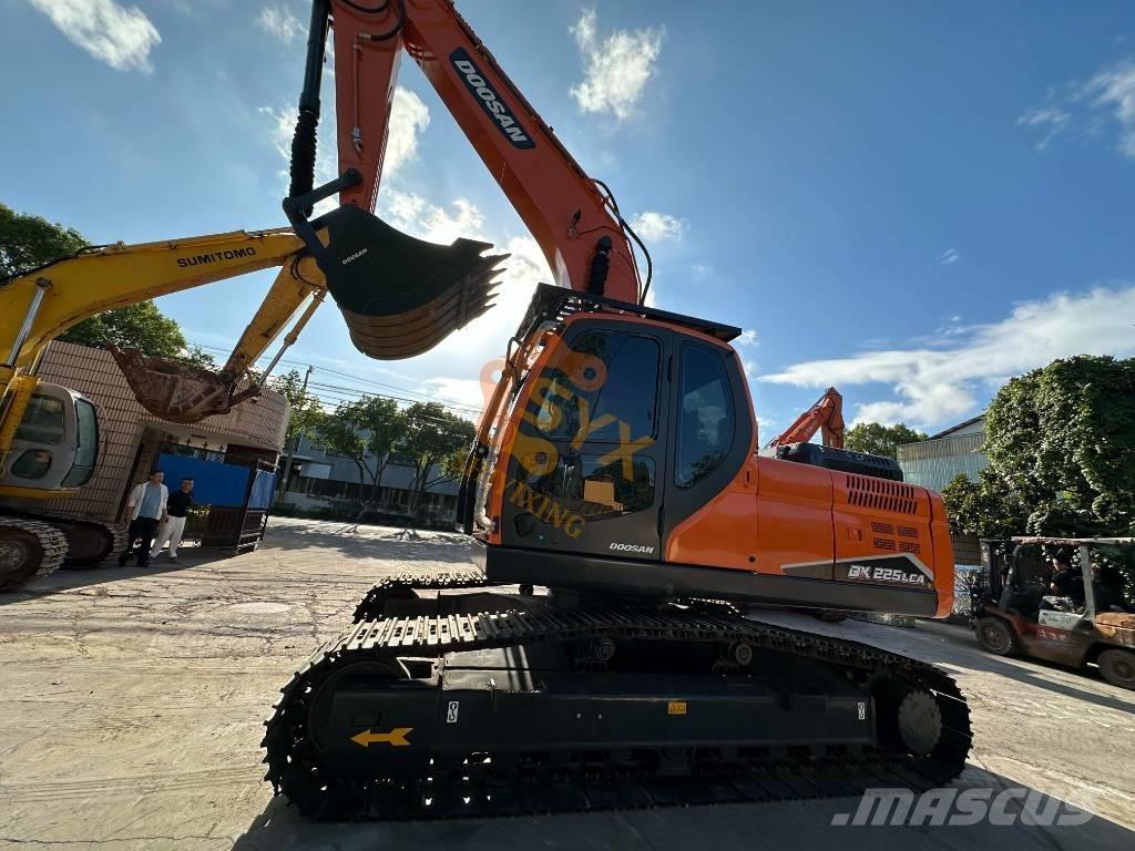 Doosan DX 225 LCA Pásové rýpadlá