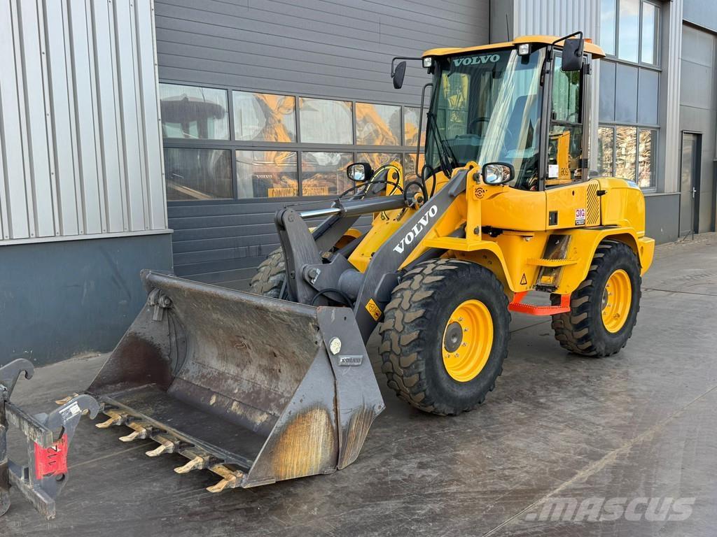 Volvo L30G Kolesové nakladače
