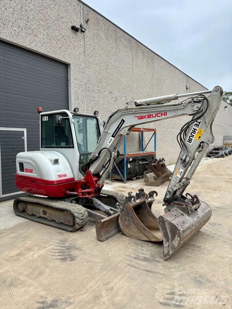 Takeuchi TB 240 Mini rýpadlá < 7t