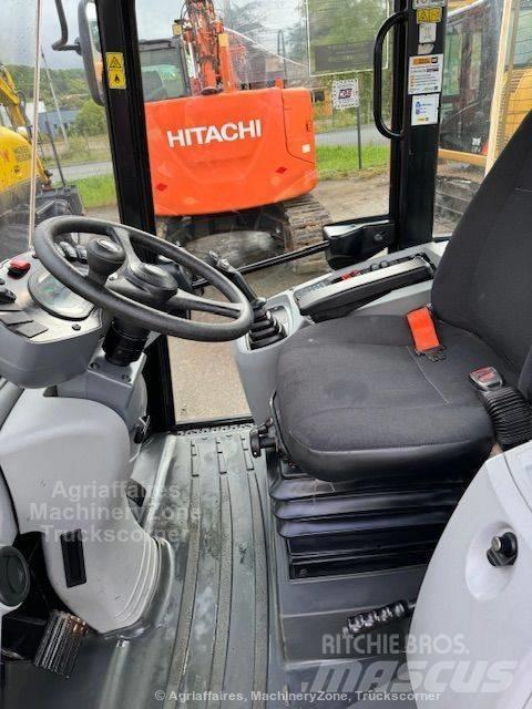 CAT 906 Kolesové nakladače