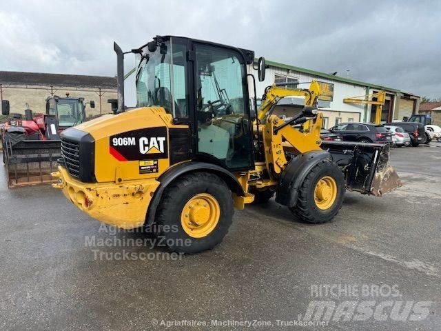 CAT 906 Kolesové nakladače