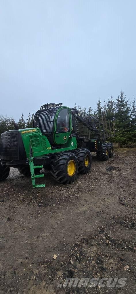 John Deere 1210 E Lesné traktory