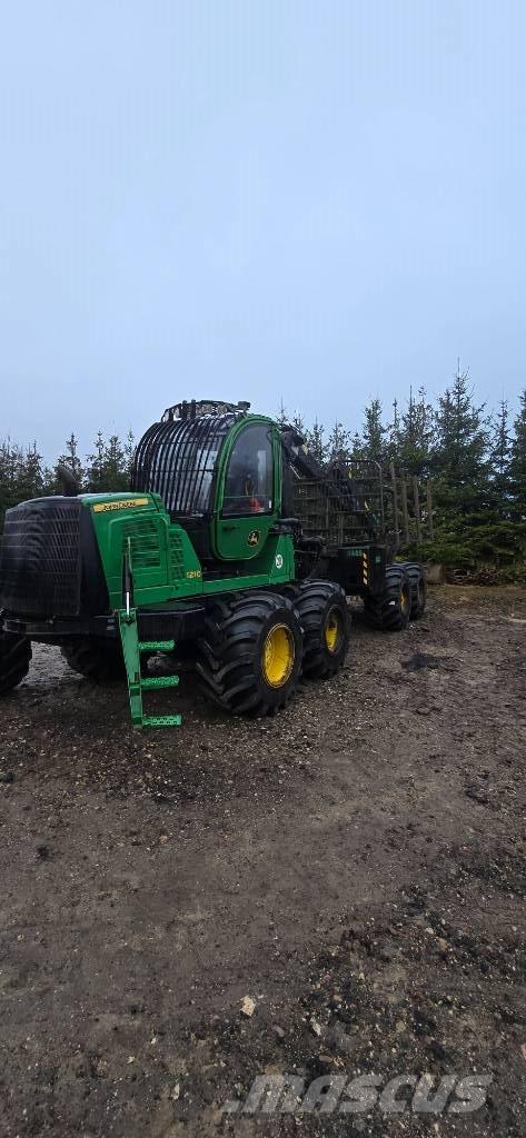 John Deere 1210 E Lesné traktory