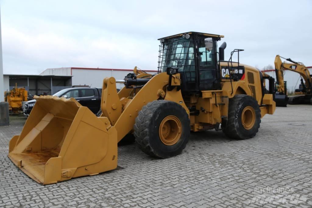 CAT 950M Kolesové nakladače