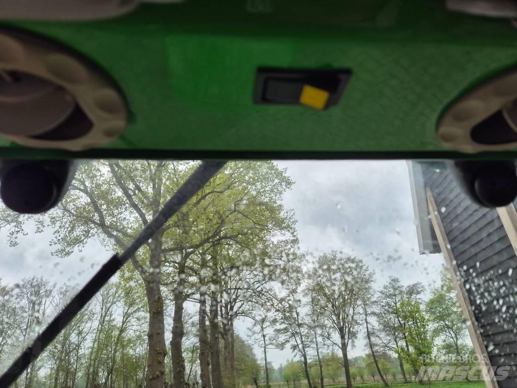 John Deere 2520 Kompaktné traktory