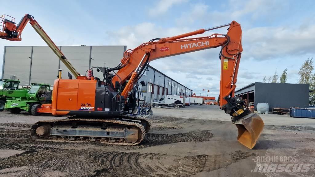 Hitachi ZX225USRLC-6 Pásové rýpadlá