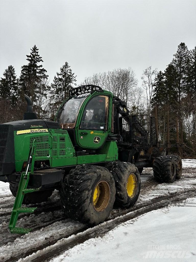 John Deere 1510G Lesné traktory