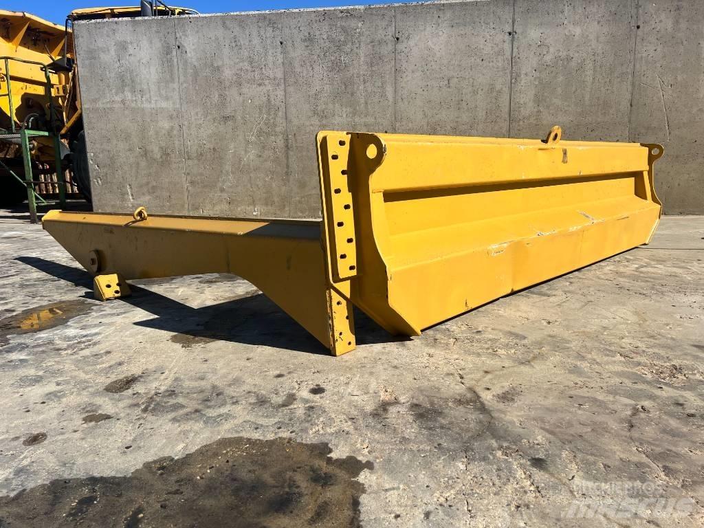 CAT TAILGATE CAT 735 Zadné dvere