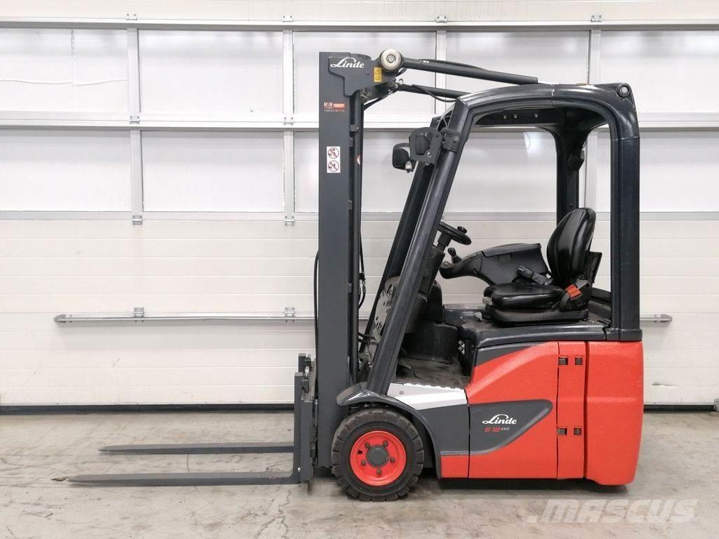Linde E12-02 Akumulátorové vozíky