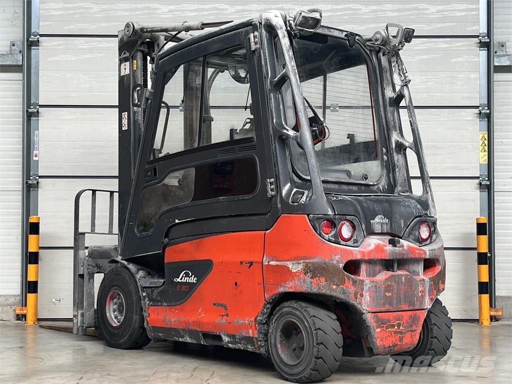 Linde E30L-01 Akumulátorové vozíky