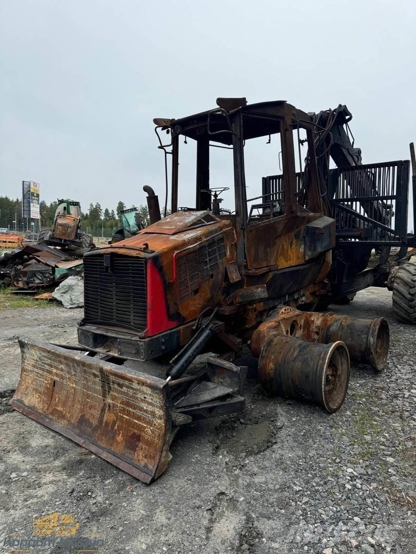 Komatsu 840TX Lesné traktory