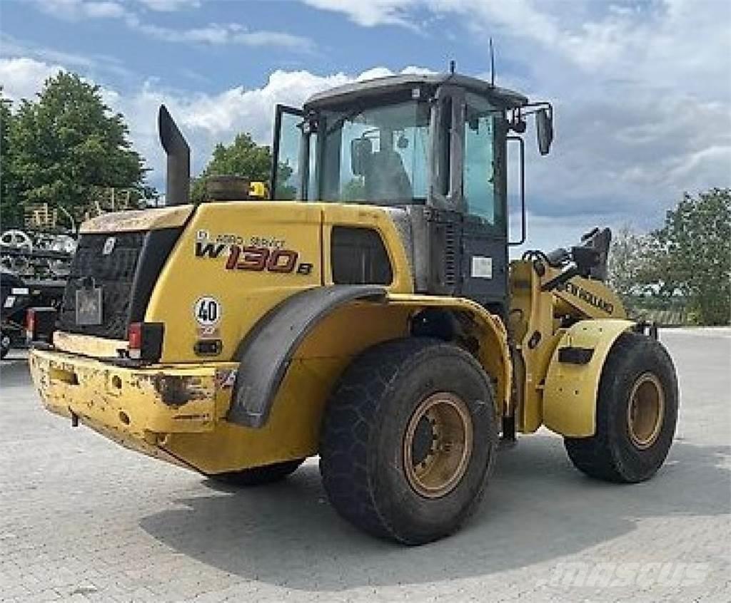 New Holland W 130B Kolesové nakladače