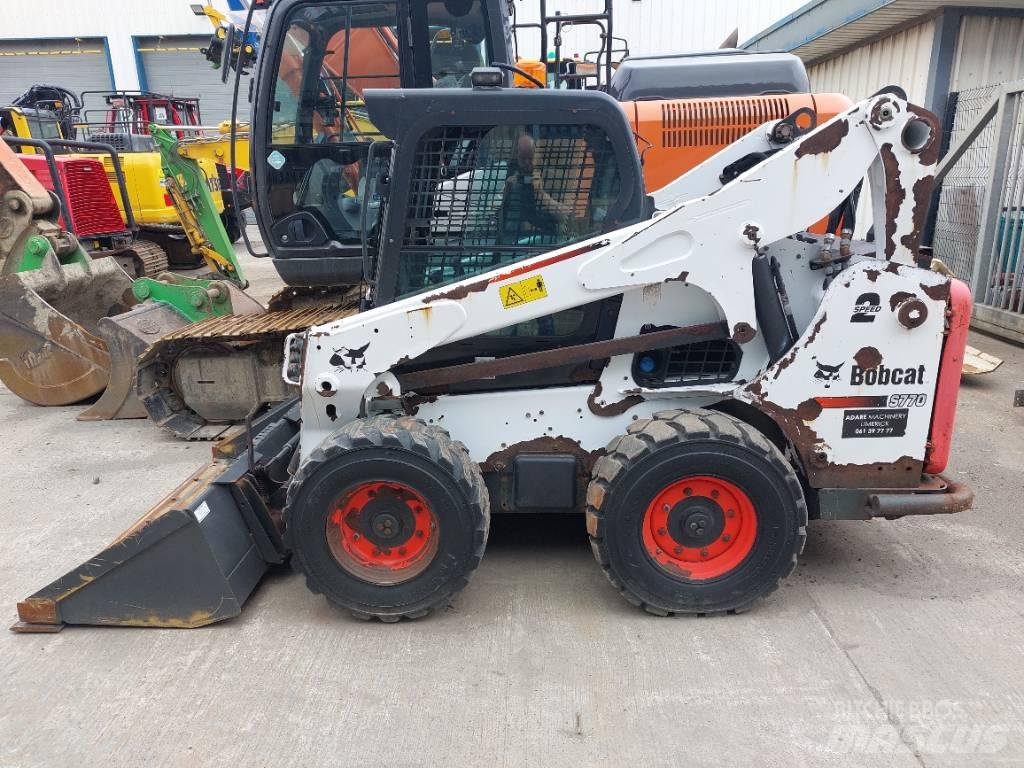 Bobcat 377 Šmykom riadené nakladače