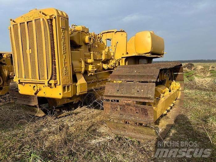 CAT D4 - Pásové dozéry