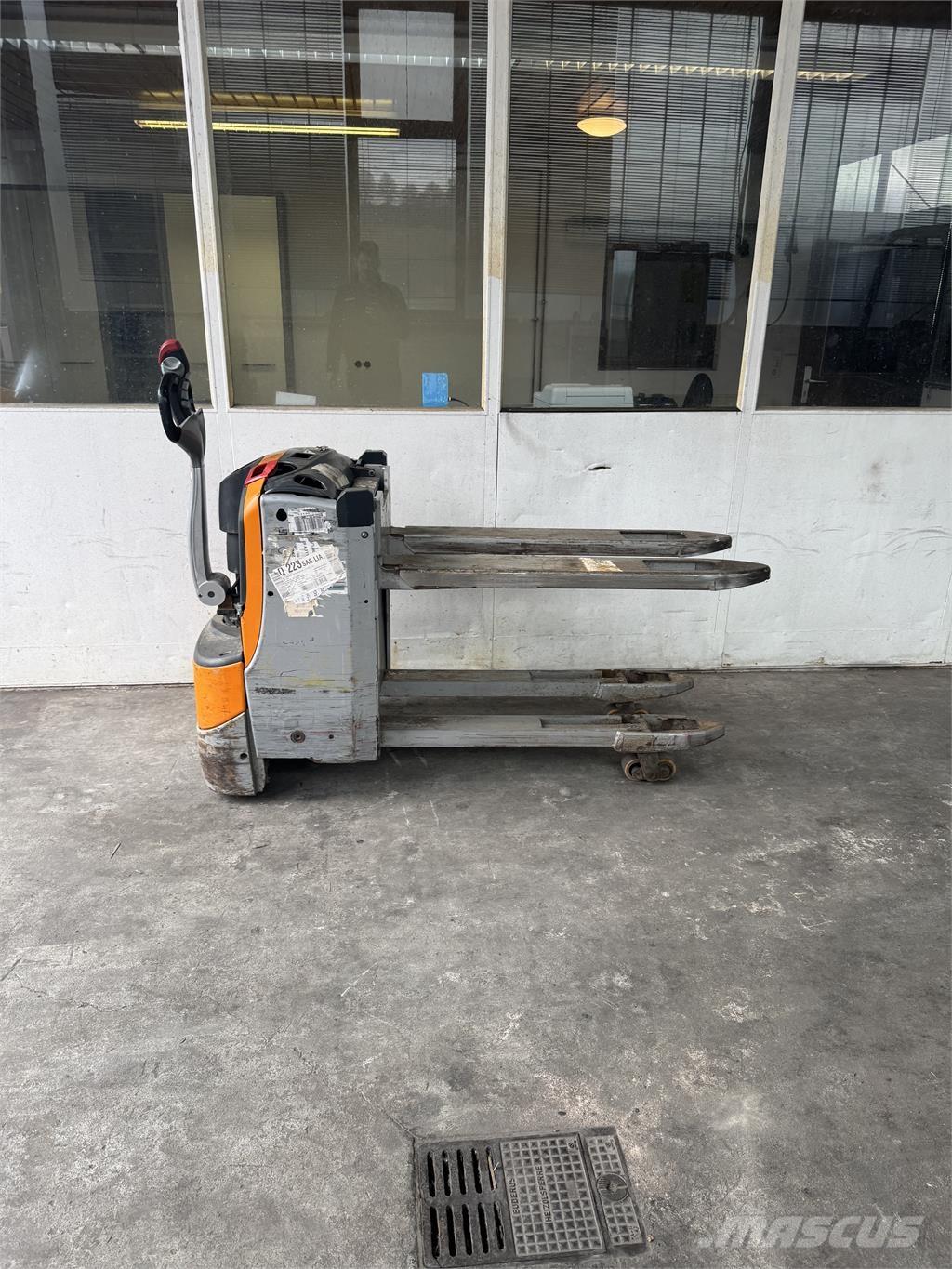 Still EXU-H18 Ručne vedené vysokozdvižné vozíky