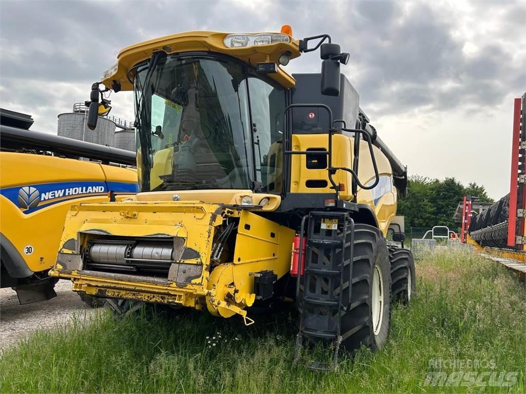 New Holland CR 980 Kombinované zberacie stroje