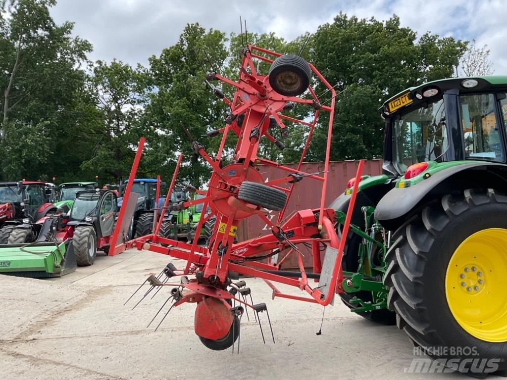 Kuhn GF 6502 Obracače a zhrabovače sena