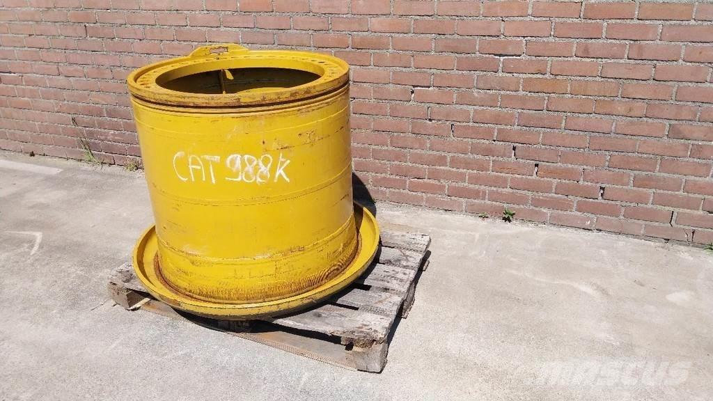 CAT 988 rim Pneumatiky, kolesá a ráfiky