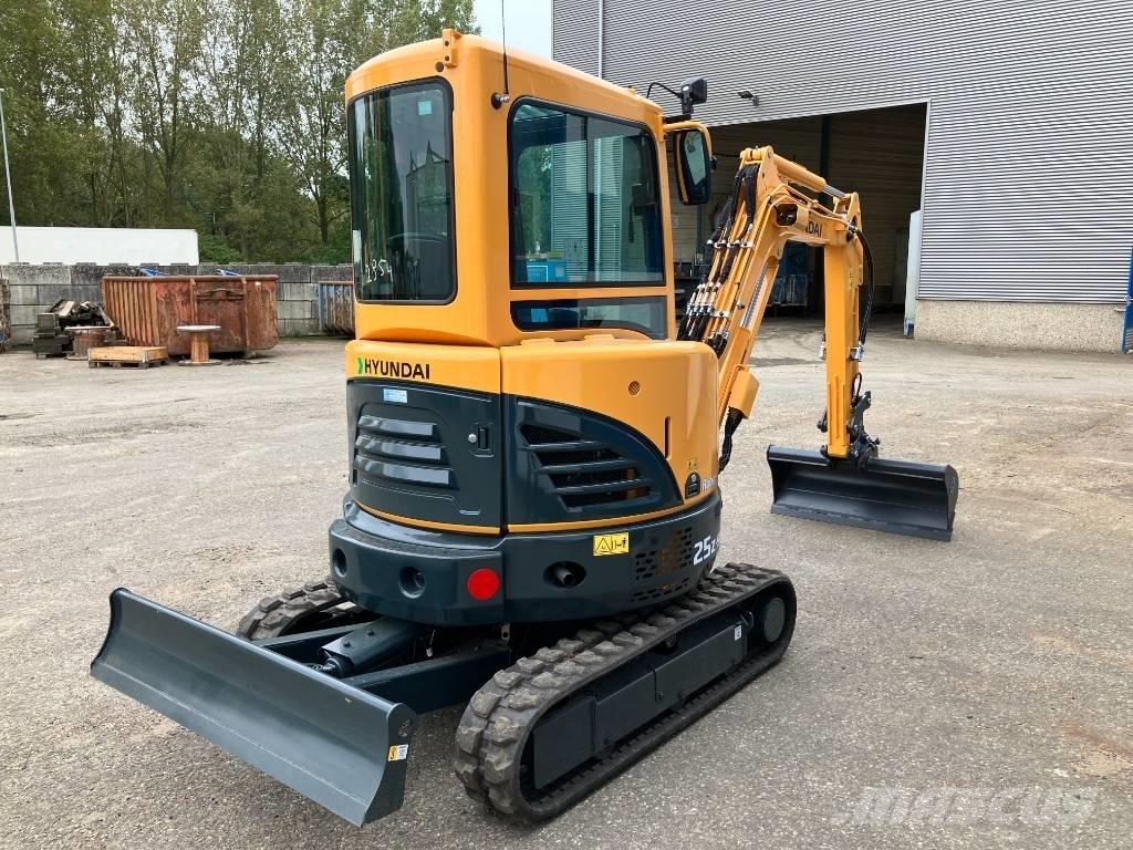Hyundai R25Z-9AK Mini rýpadlá < 7t