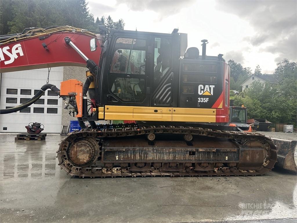 CAT 335 F L Povrchové vrtné súpravy