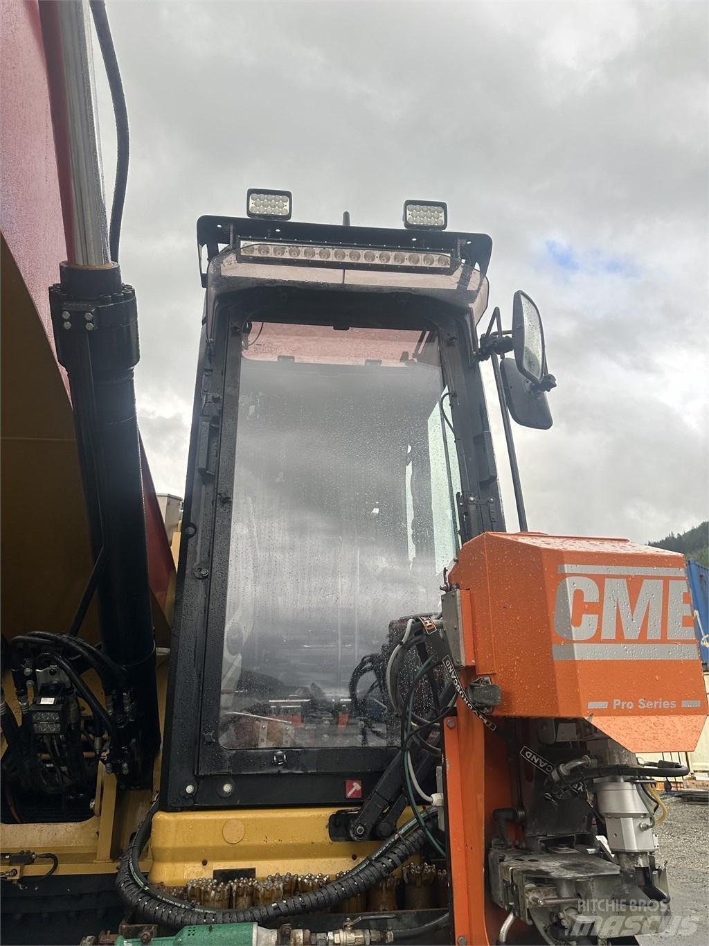CAT 335 F L Povrchové vrtné súpravy