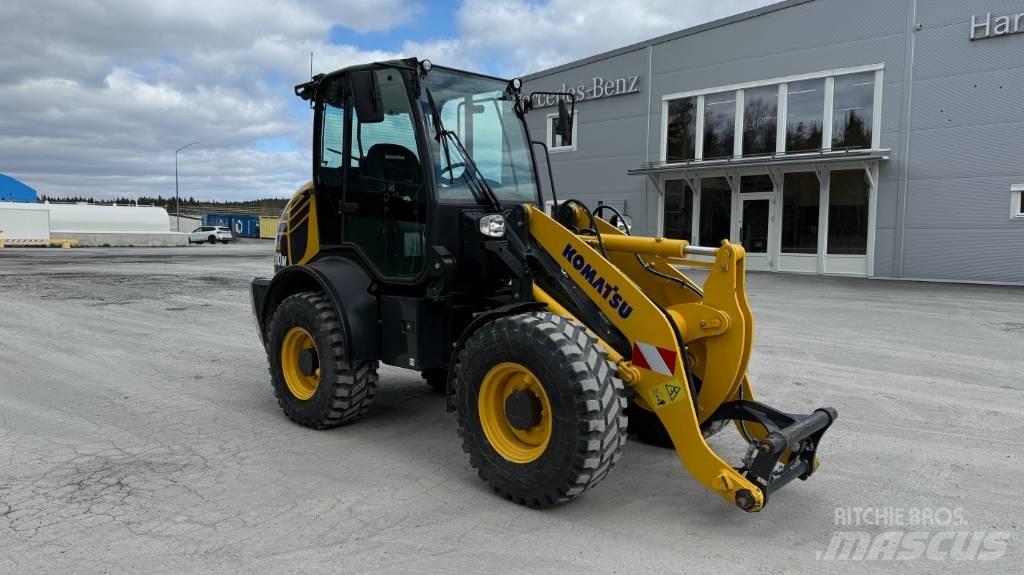 Komatsu WA 80 M Kolesové nakladače