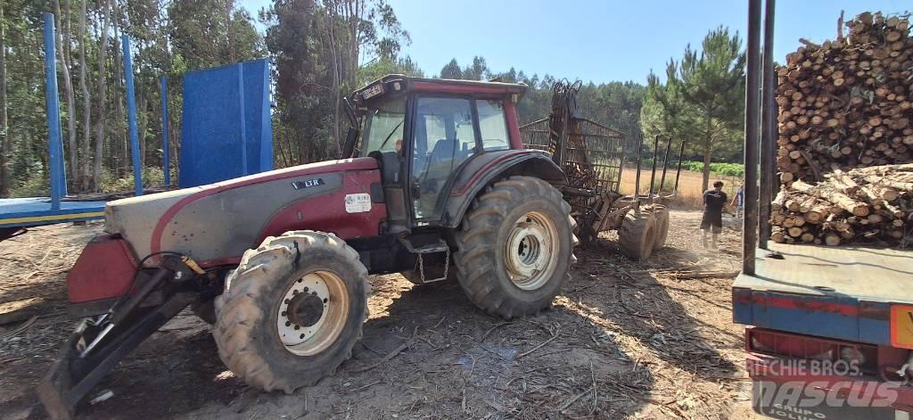 Valtra T 161 Lesné traktory