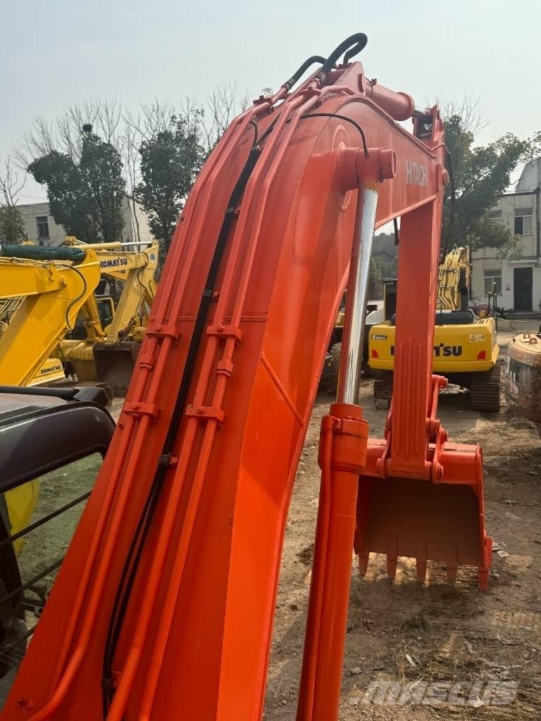 Hitachi ZX 240 Pásové rýpadlá