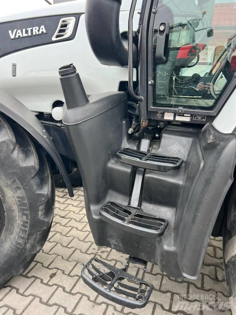 Valtra T 202 Versu Traktory