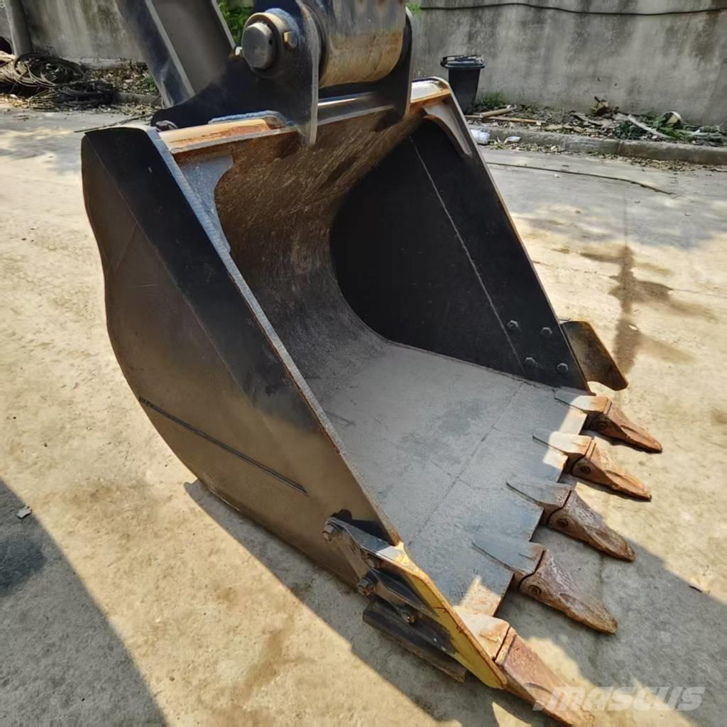 Volvo EC 220 Pásové rýpadlá