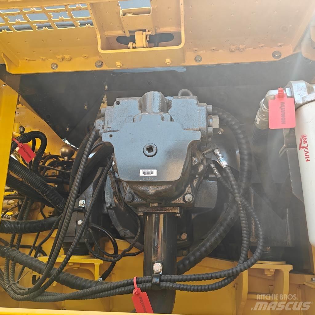 Komatsu 350-8 Pásové rýpadlá