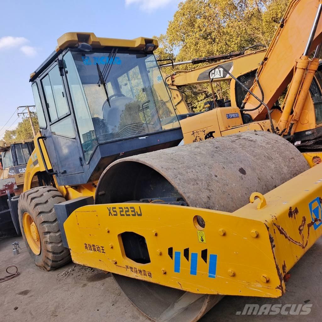 XCMG XS 143 J Ťahačové valce