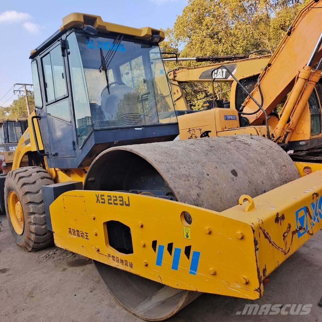 XCMG XS 143 J Ťahačové valce