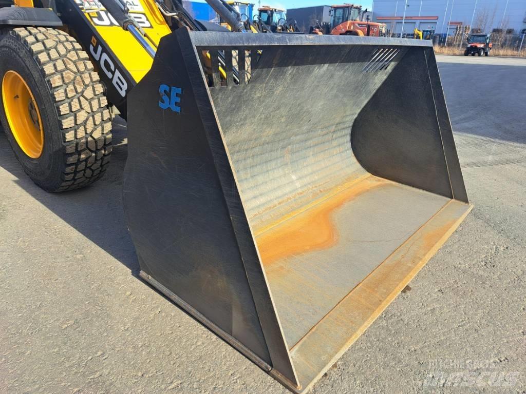 JCB 413 Kolesové nakladače