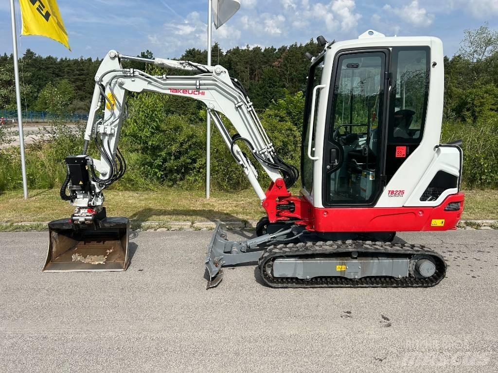 Takeuchi TB 225A V5 Mini rýpadlá < 7t